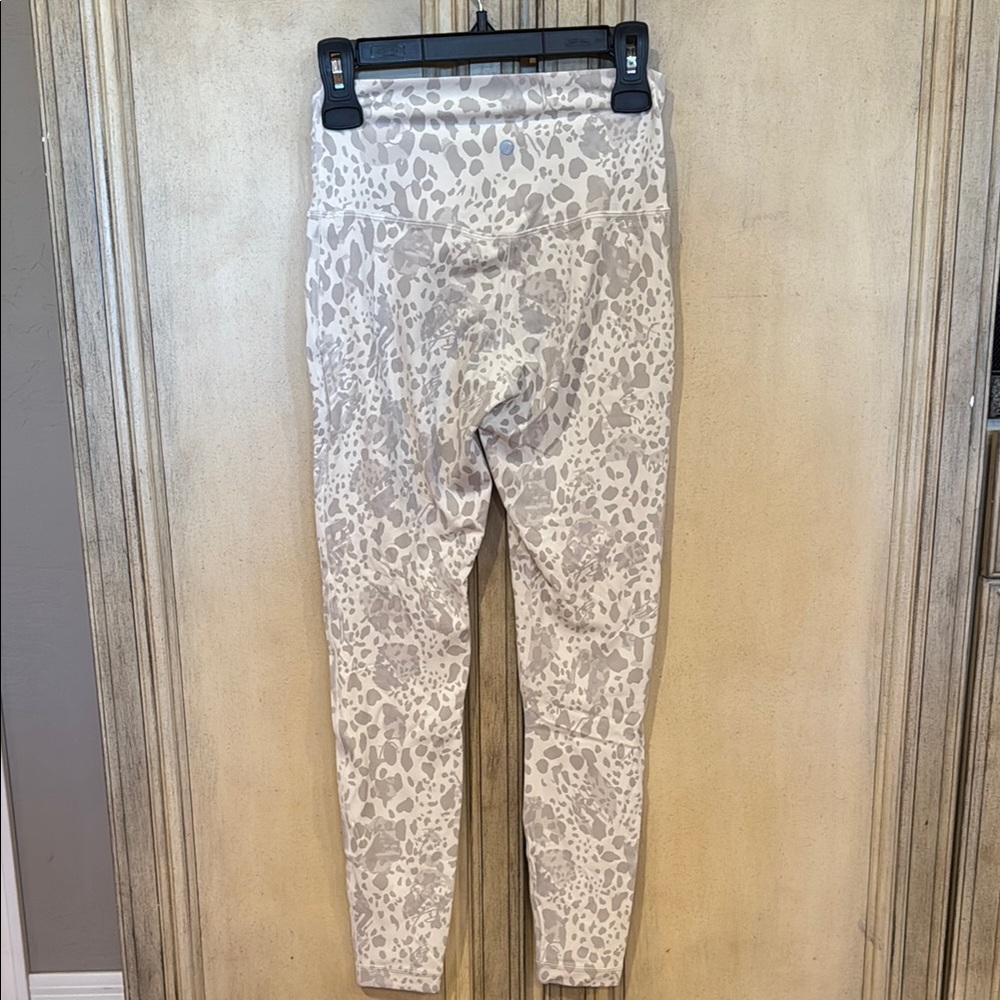 lululemon athletica leopard patterned High-Rise Align Leggings 28”